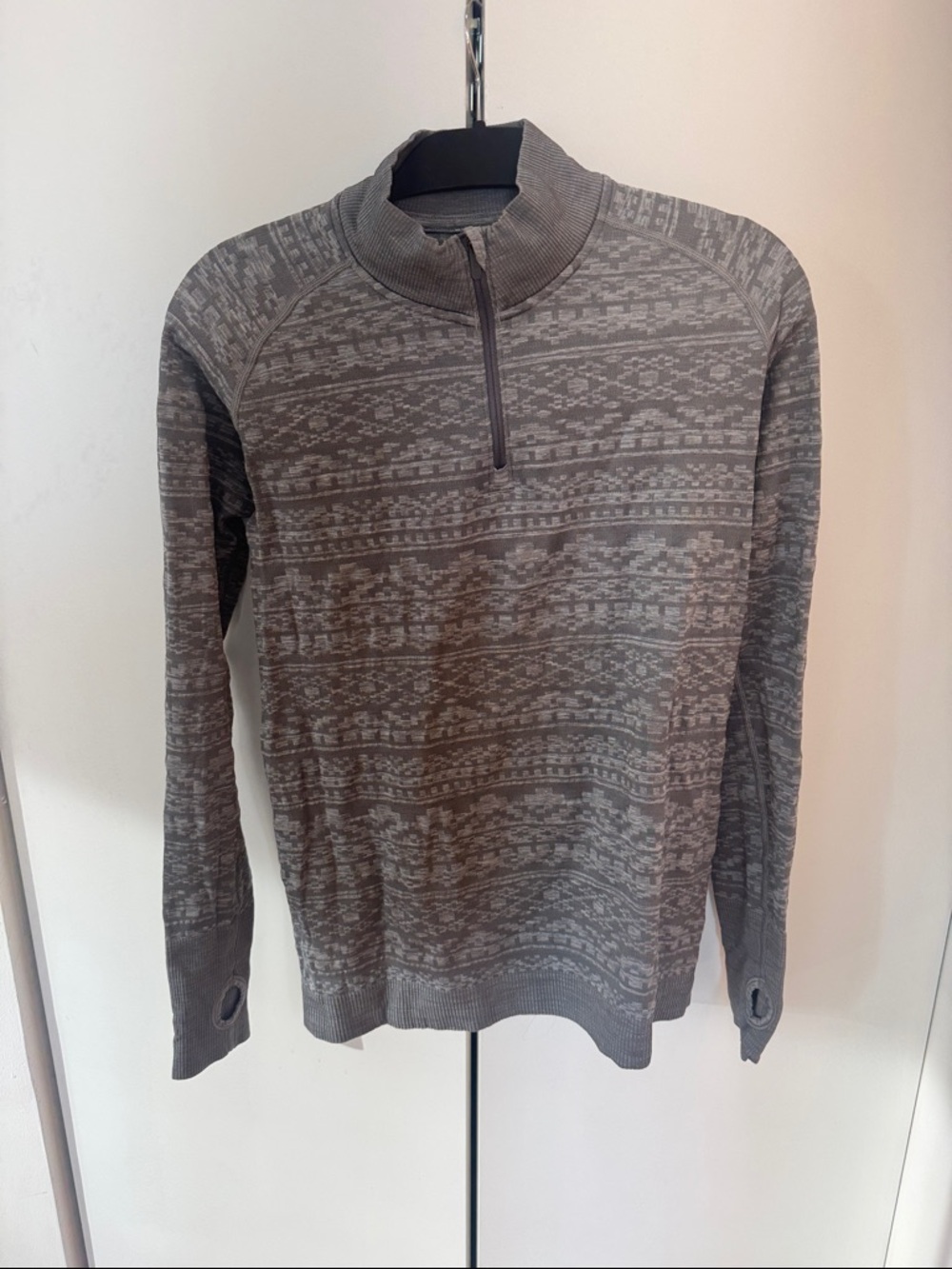 Lululemon Gray Quarter-Zip Patterned long sleeve shirt size 10